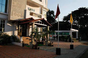 Hotel Crystal Paark 3*