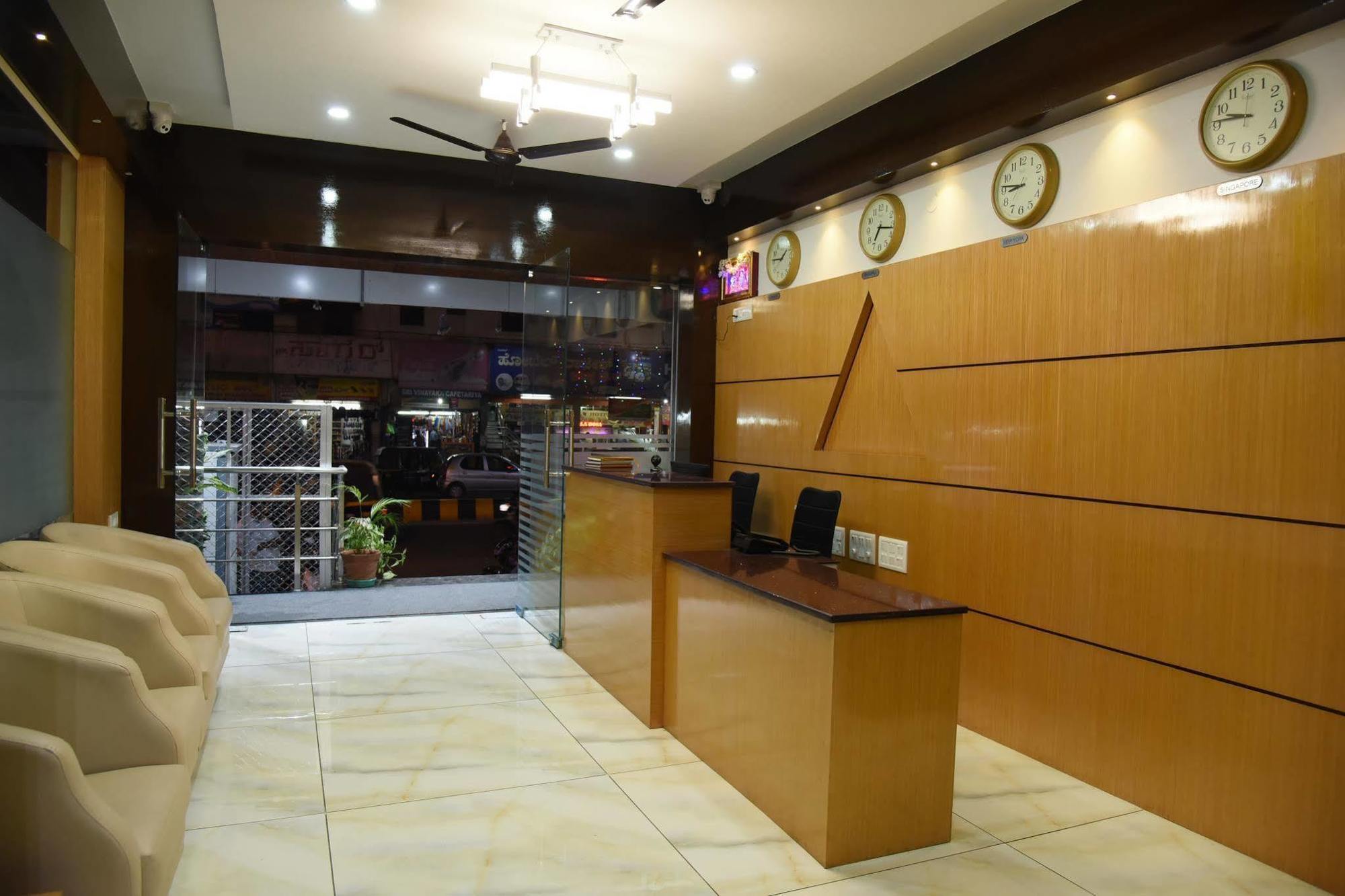 Hotel Capital O 76622 Raama Grand 3*