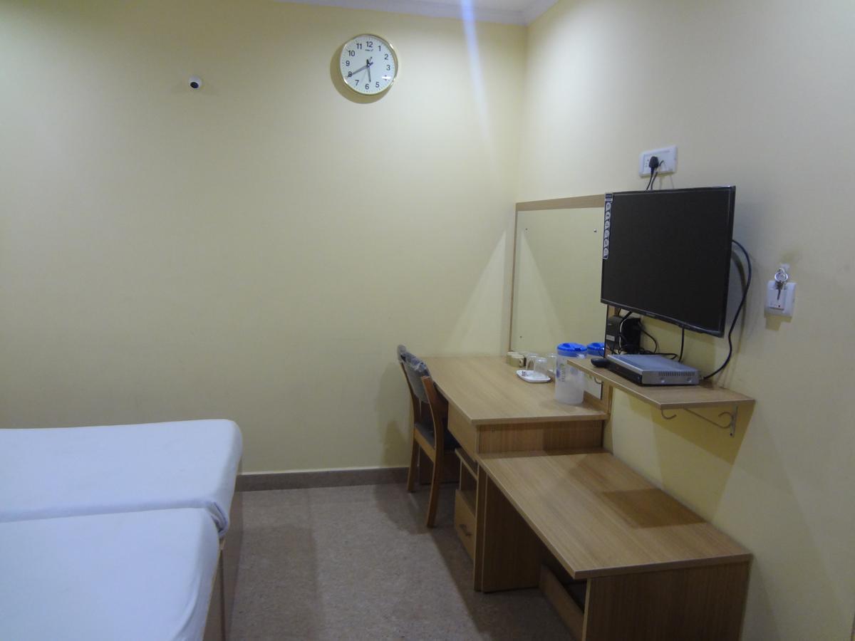 Sri Sai Comforts Hotel 2*