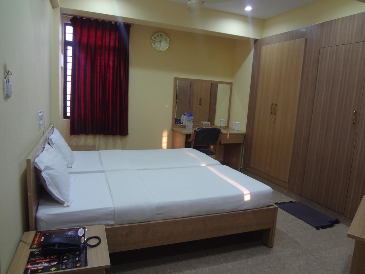 Sri Sai Comforts Hotel 2*