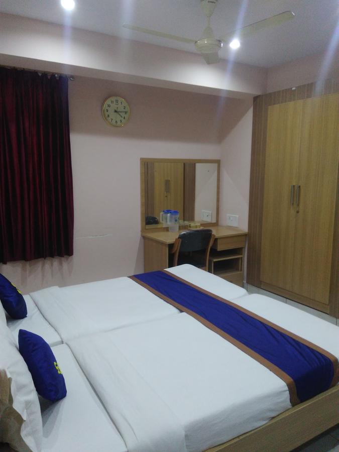 Sri Sai Comforts Hotel
