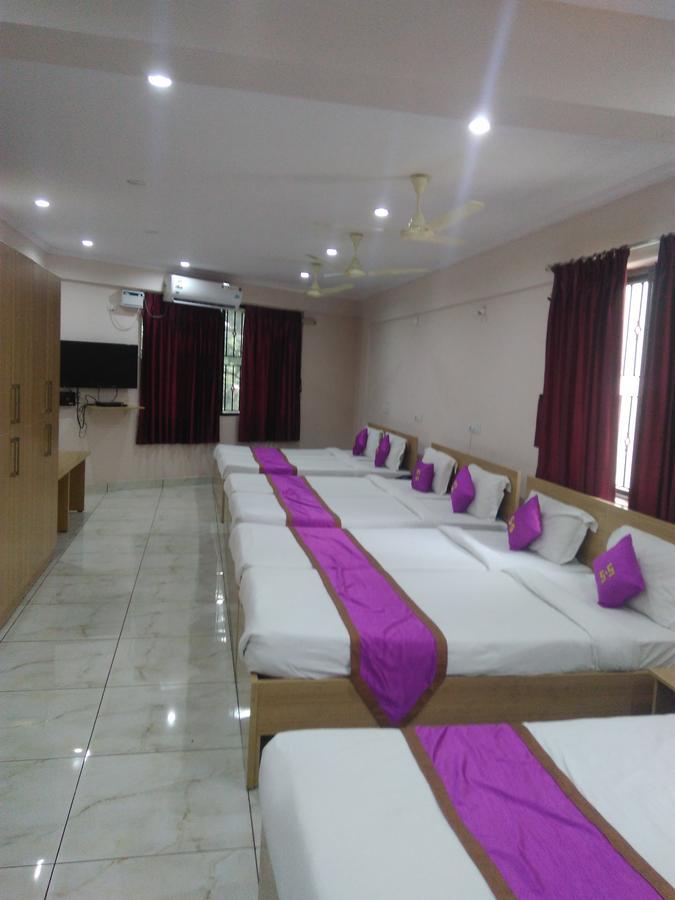 Sri Sai Comforts Hotel 2*