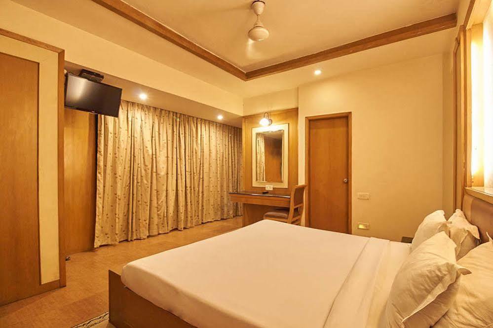 Hotel Roopa 3*