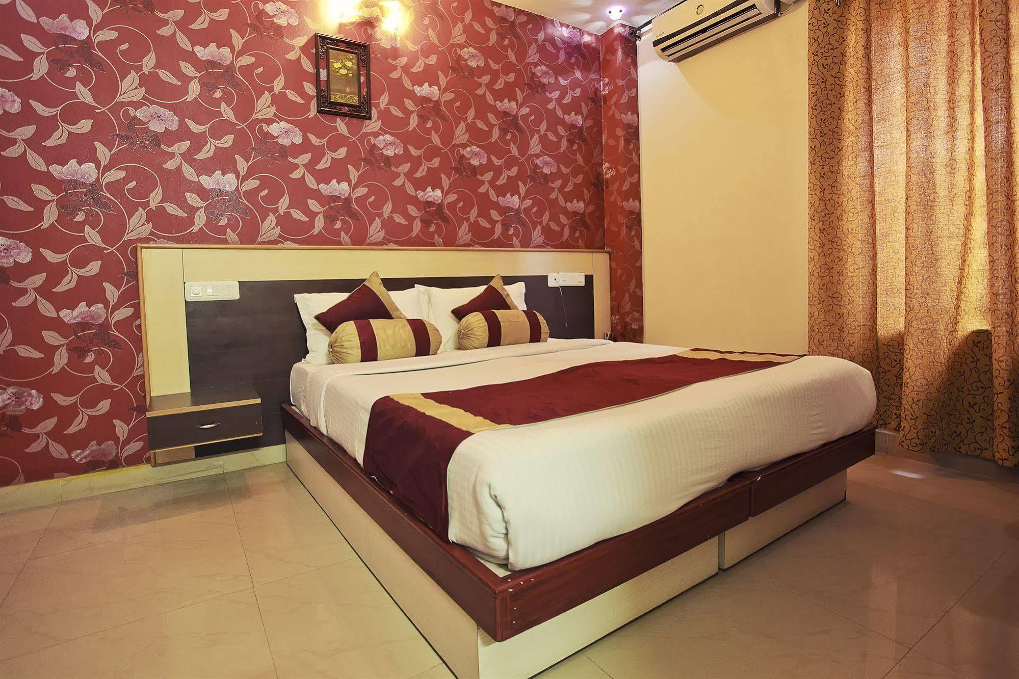 Aishwarya Residency Hotel 2*