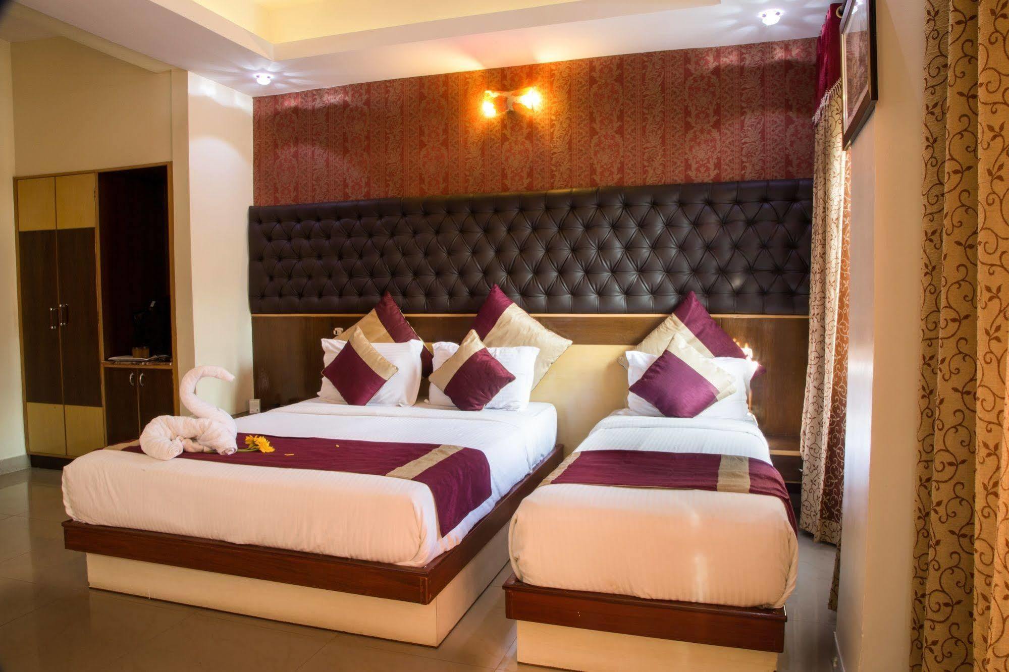 Aishwarya Residency 2*