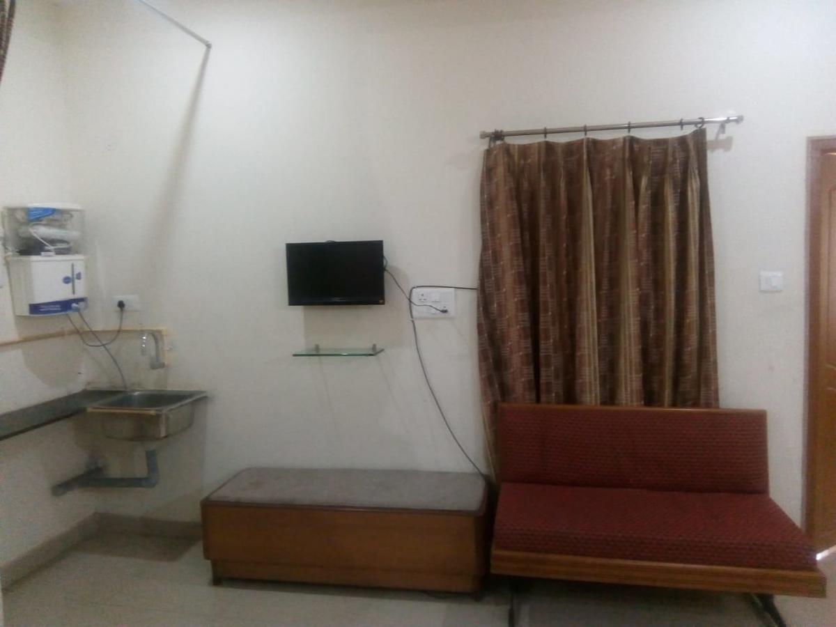 Comforts Hostel