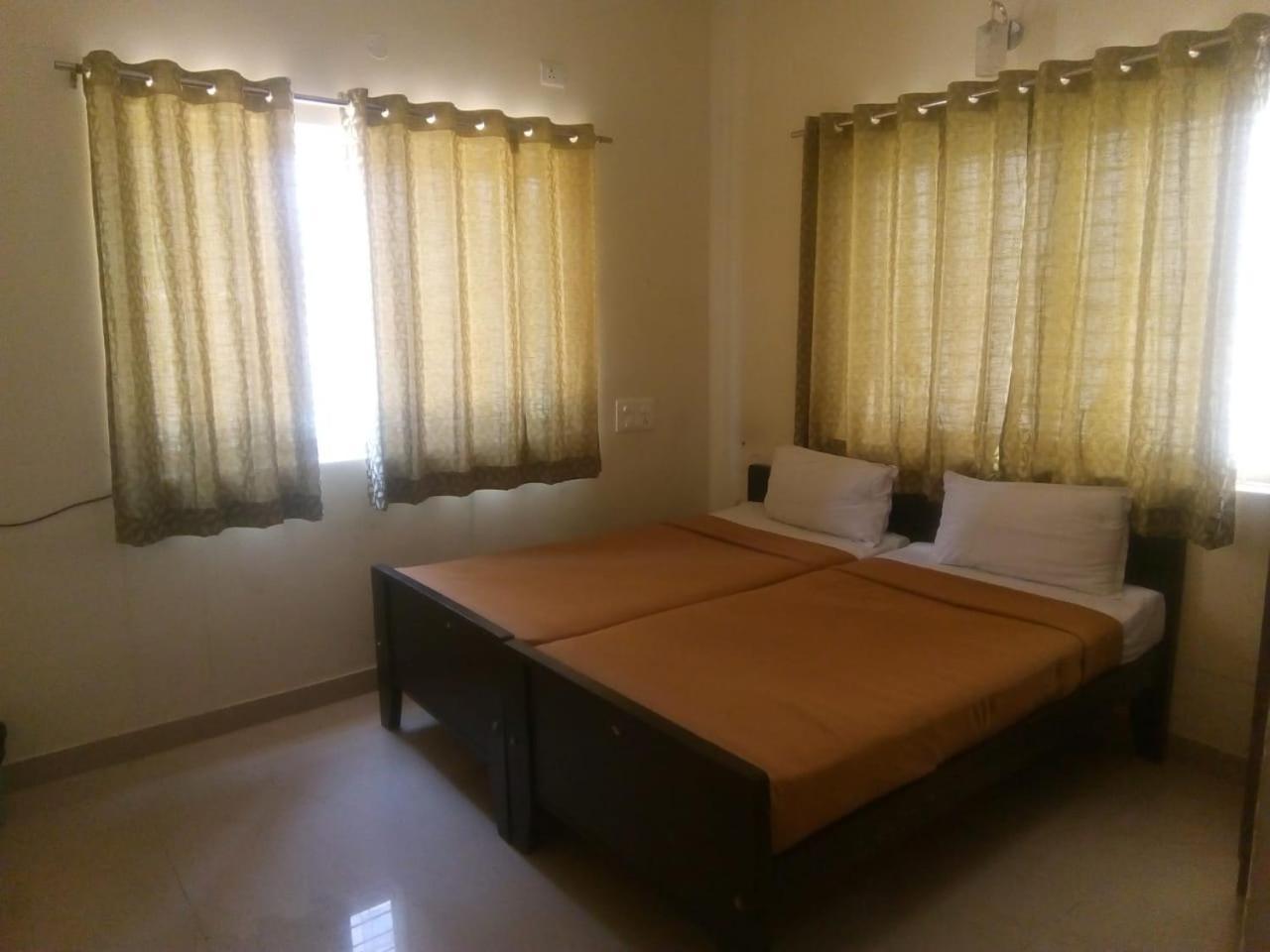 Hostel Comforts *