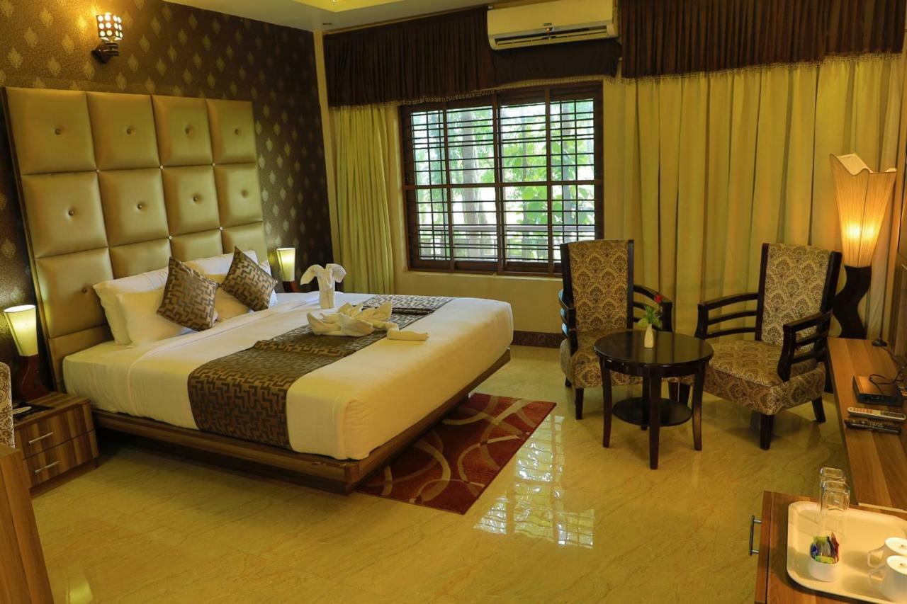 Resort Jal Mahal And