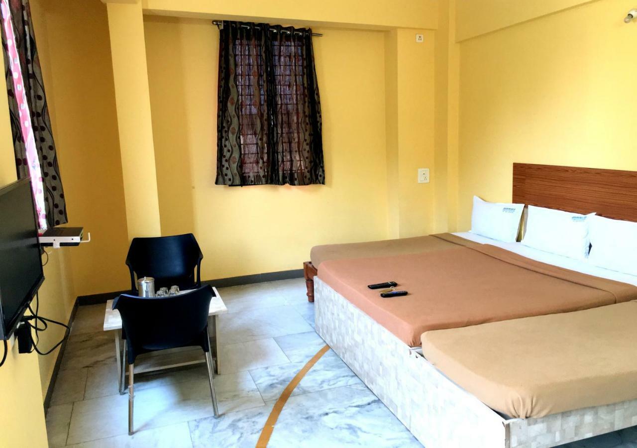 Hotel Dhanawantri Comforts