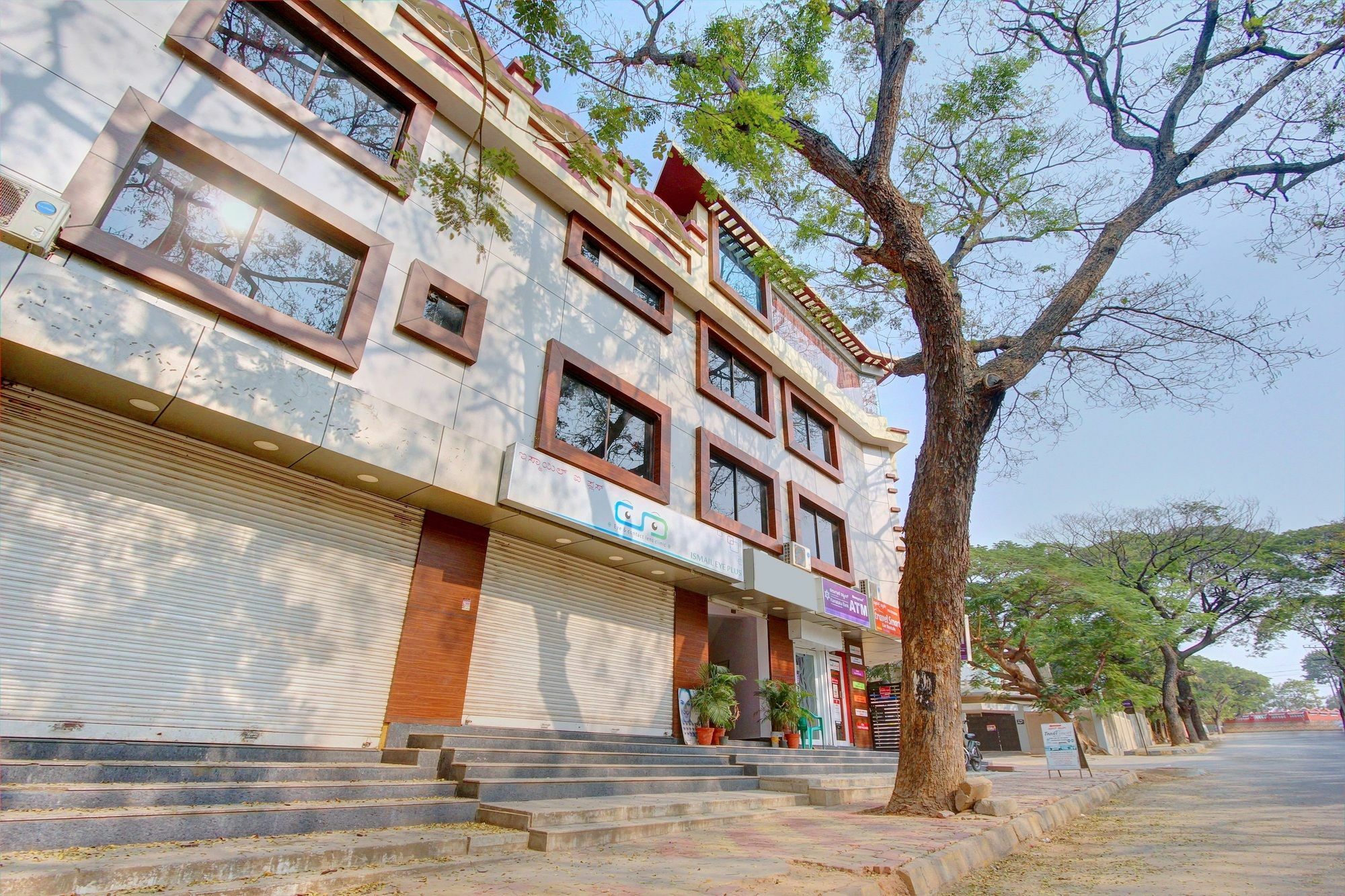 Sri Sai Comforts Hotel 2*