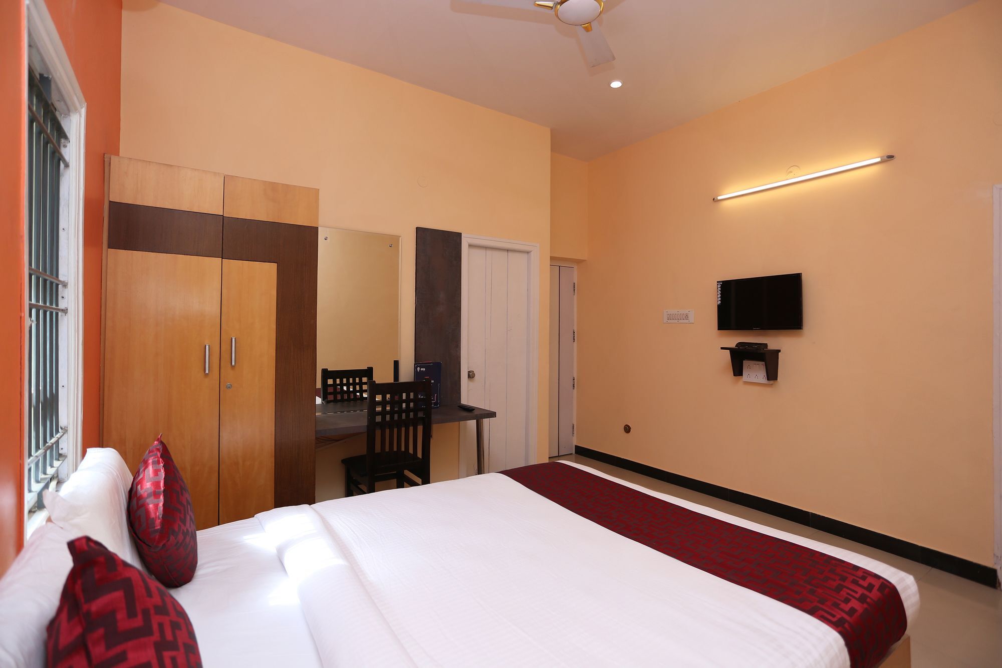 Oyo 9136 Mauve Orchid Hotel 2*