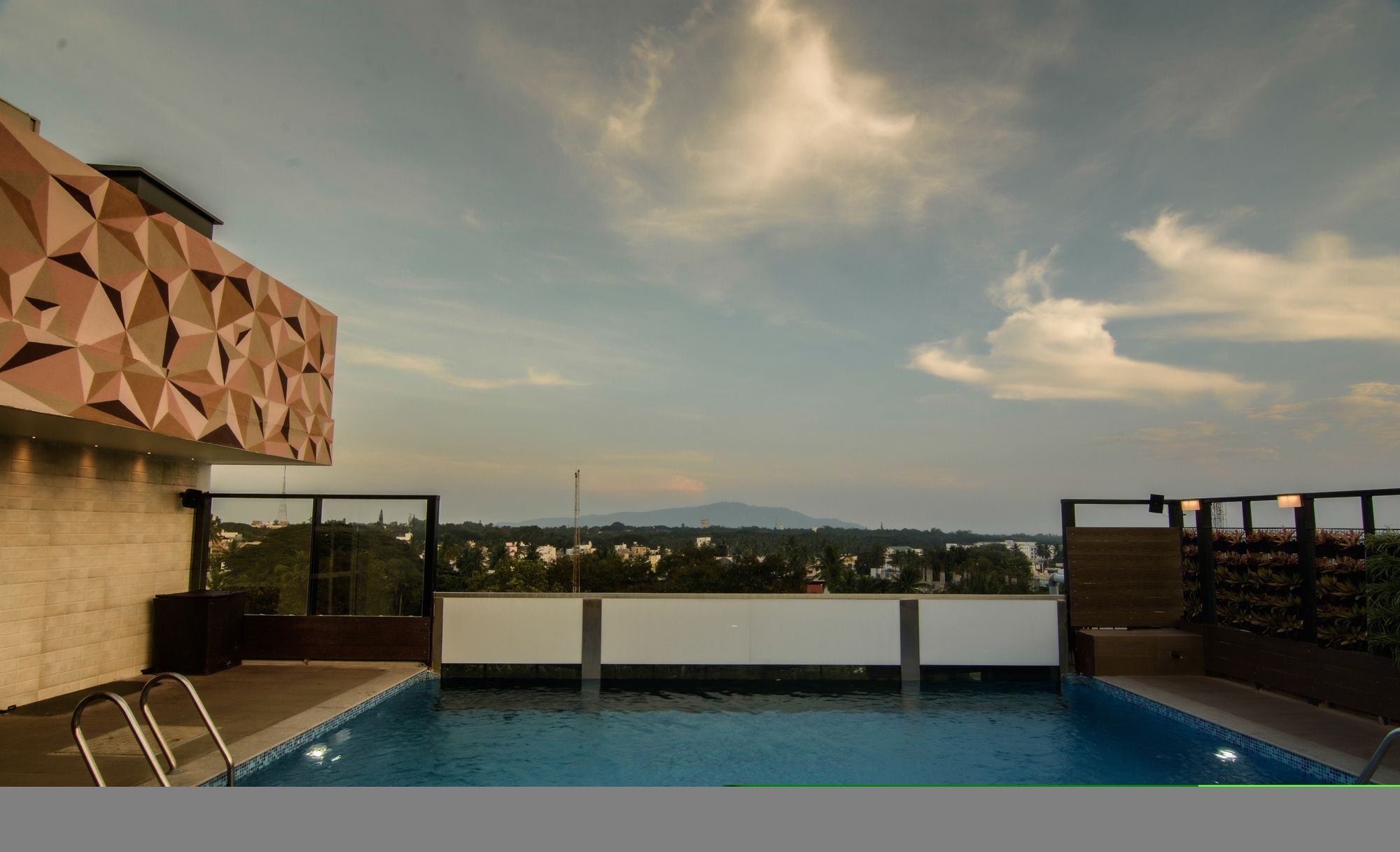 Hotel Roopa Elite