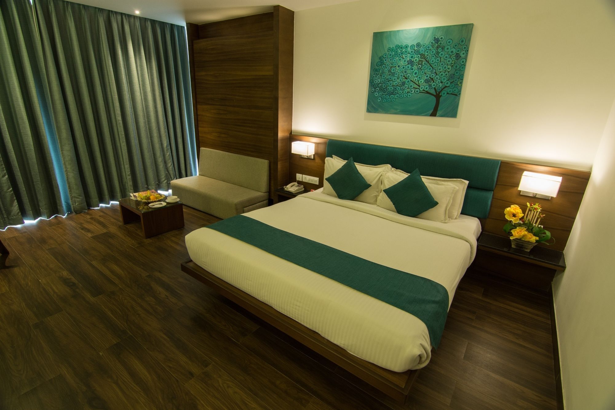 Roopa Elite Hotel 4*