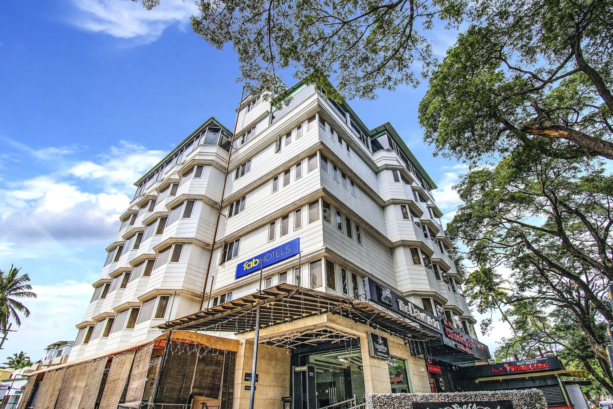 Fabhotel Dawn Hotel 3*