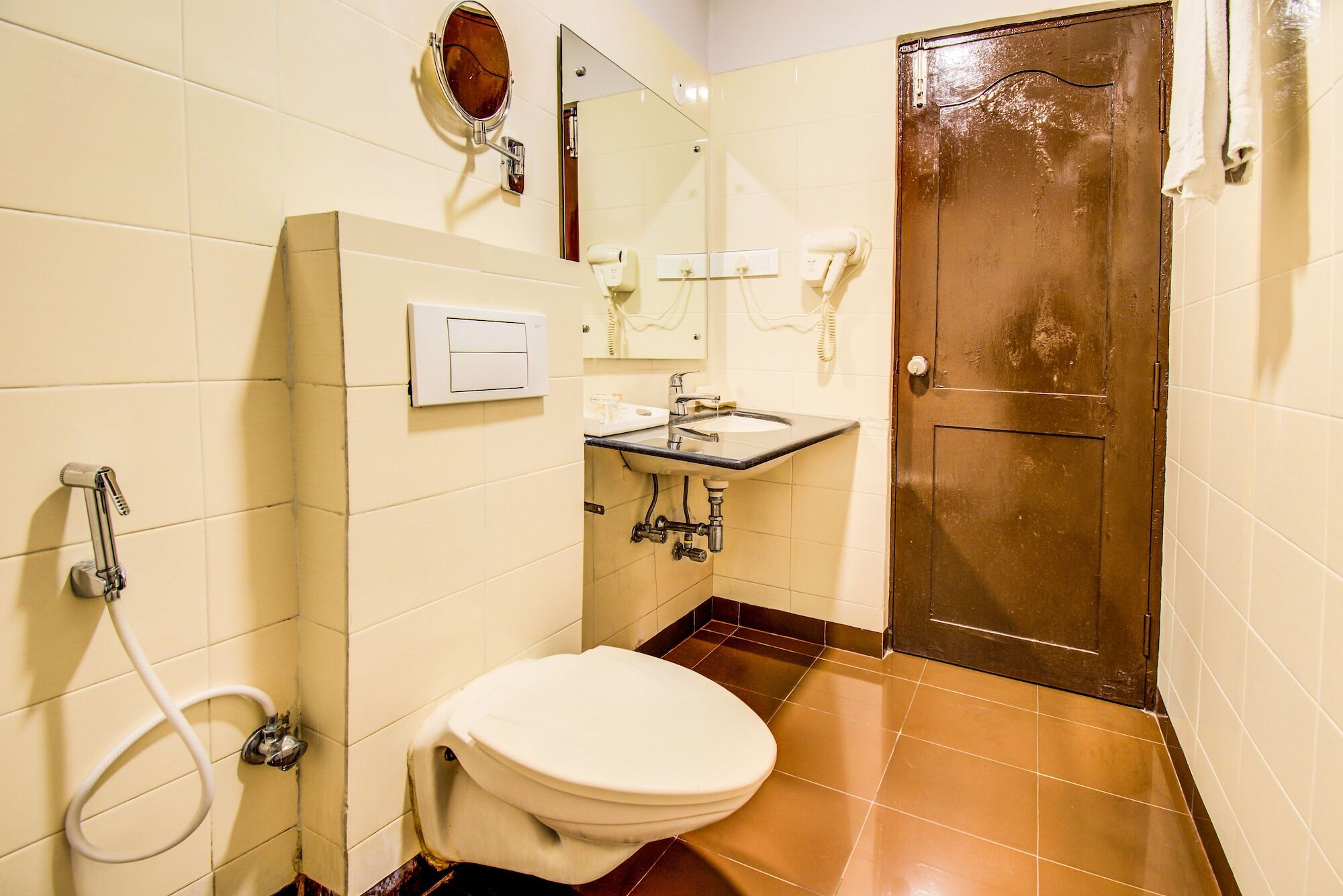 Hotel Fabhotel Dawn Mysore
